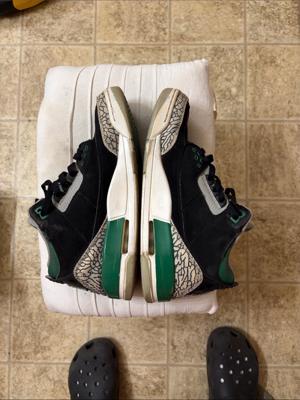 Jordan 3 pine green